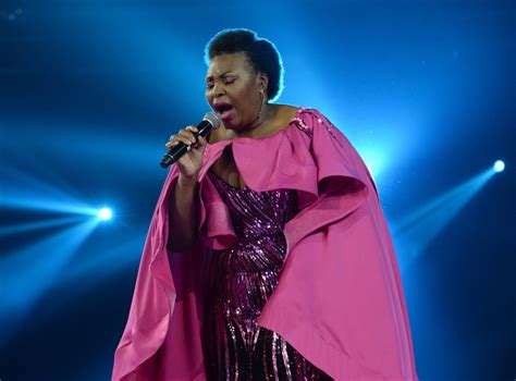 El Baile Secreto de Yvonne Chaka Chaka: Un Encuentro Inolvidable con la Reina del Afropop